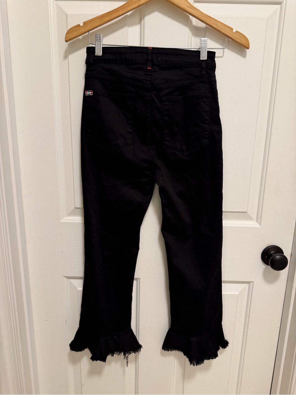 ALICE + OLIVIA Zoe Ruffled-Hem High-Rise Kick-Flare Ankle Jeans Black size 27 - Picture 3 of 7
